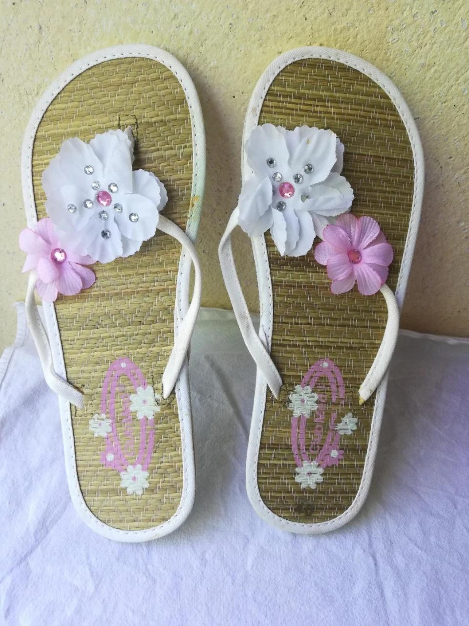 Lote de 2 pares de Chinelas com flores tamanho 40 Branca (nova) + Fúcsia – photo 14